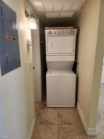 3175  Royalston  AVE, Fort Myers, FL 33916