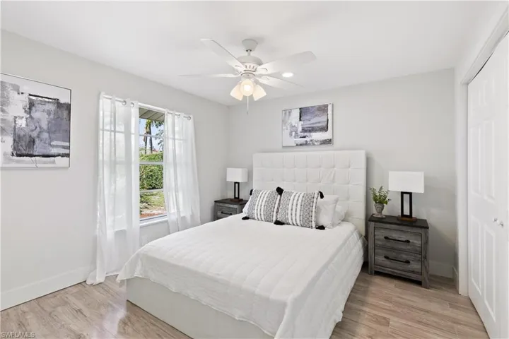 2360  Clipper  WAY, Naples, FL 34104