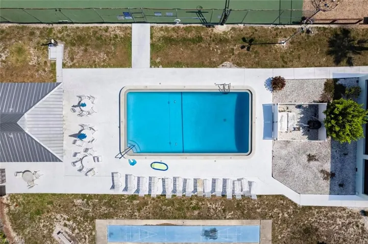 2360  Clipper  WAY, Naples, FL 34104