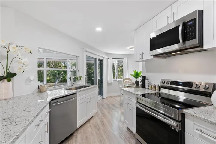 2360  Clipper  WAY, Naples, FL 34104