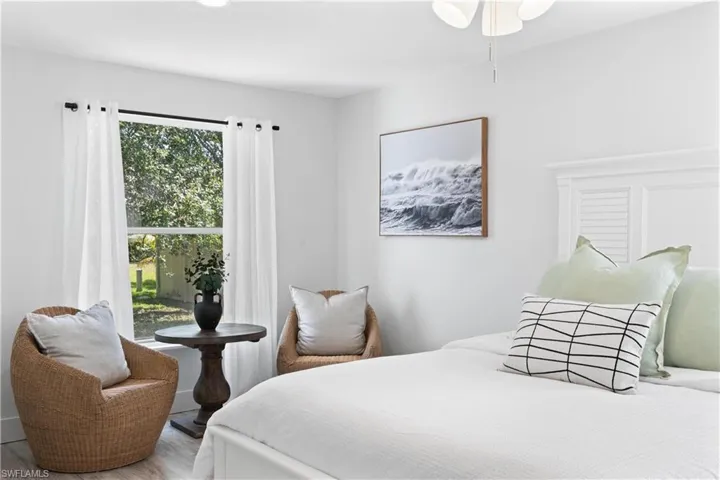 2360  Clipper  WAY, Naples, FL 34104
