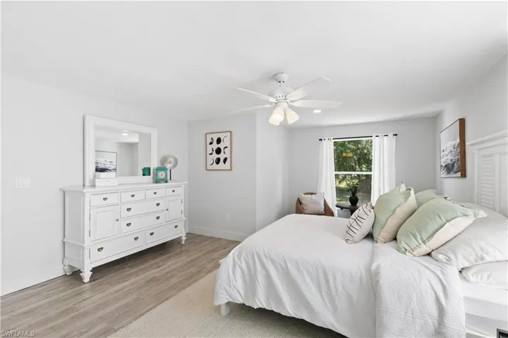 2360  Clipper  WAY, Naples, FL 34104