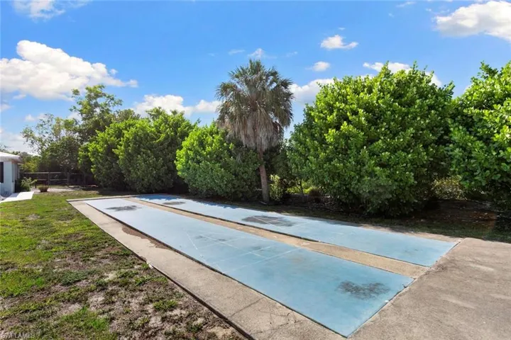 2360  Clipper  WAY, Naples, FL 34104