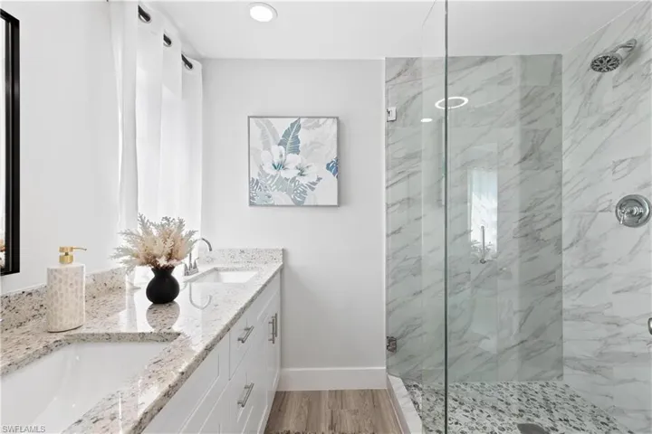 2360  Clipper  WAY, Naples, FL 34104