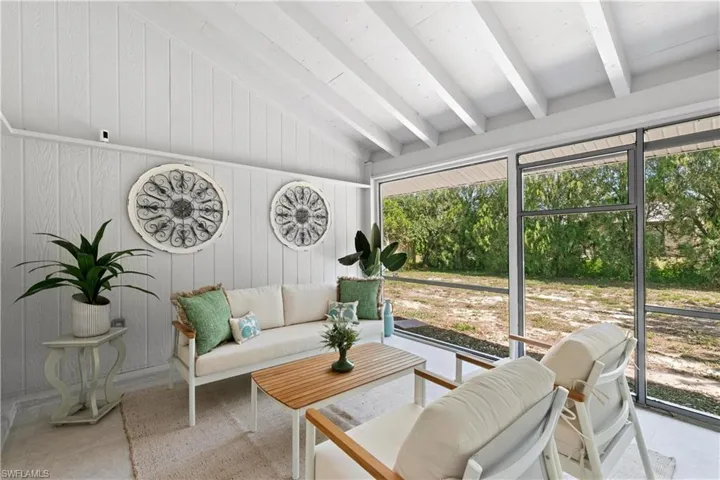 2360  Clipper  WAY, Naples, FL 34104
