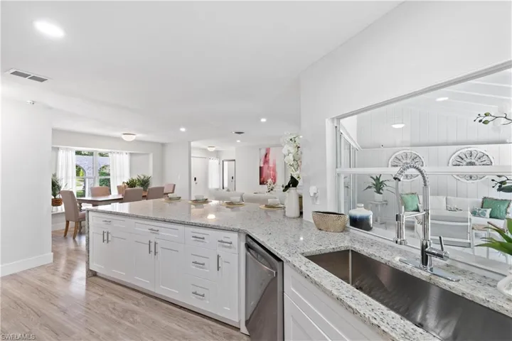 2360  Clipper  WAY, Naples, FL 34104