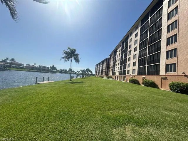 4260 Se 20th Pl 205, Cape Coral, Florida 33904
