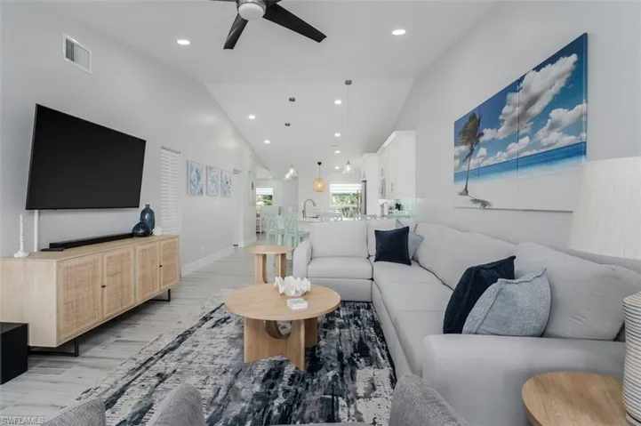 834 Gulf Pavilion Dr # 204, Naples, Florida 34108