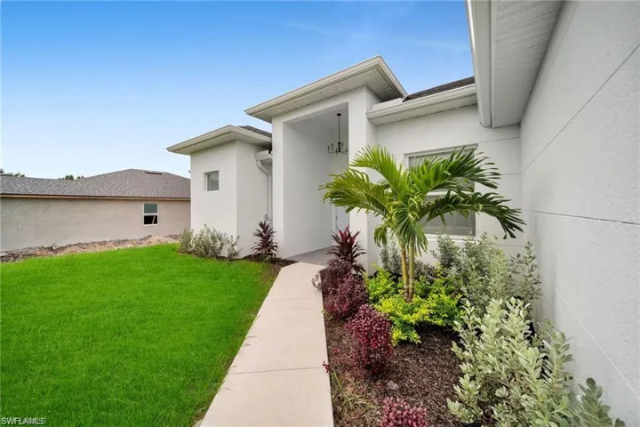 438 Poplar St, Lehigh Acres, Florida 33974