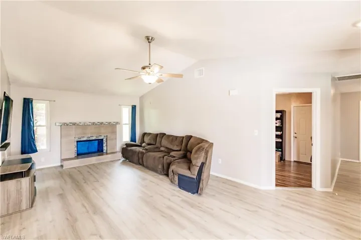 1822 NW 27th  PL, Cape Coral, FL 33993