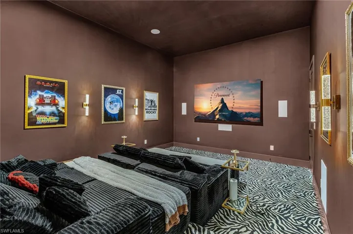 THEATRE ROOM !! SO COMFY!