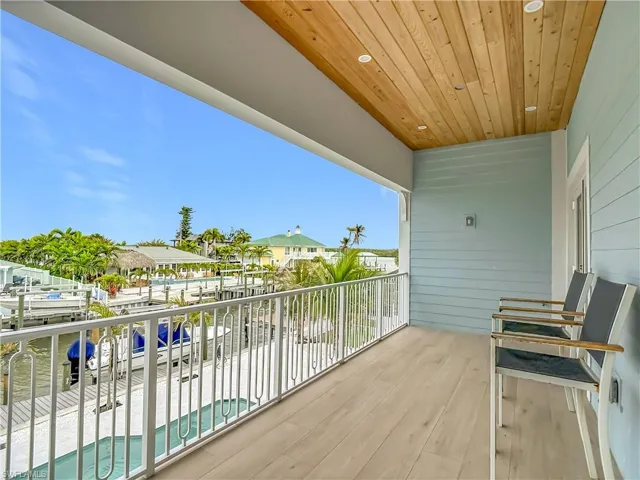 445  Madison  CT, Fort Myers Beach, FL 33931