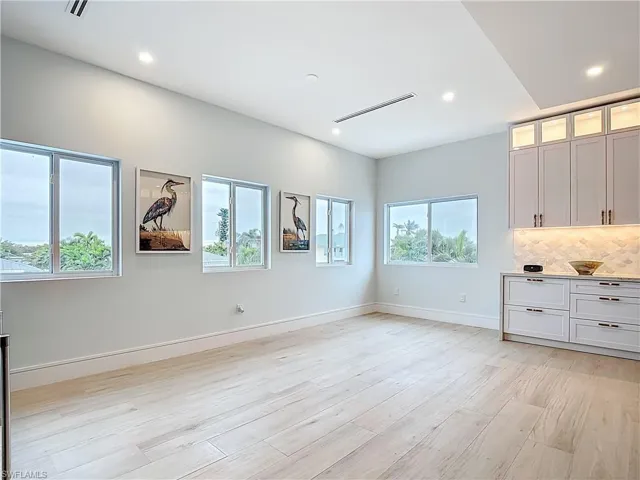 445  Madison  CT, Fort Myers Beach, FL 33931