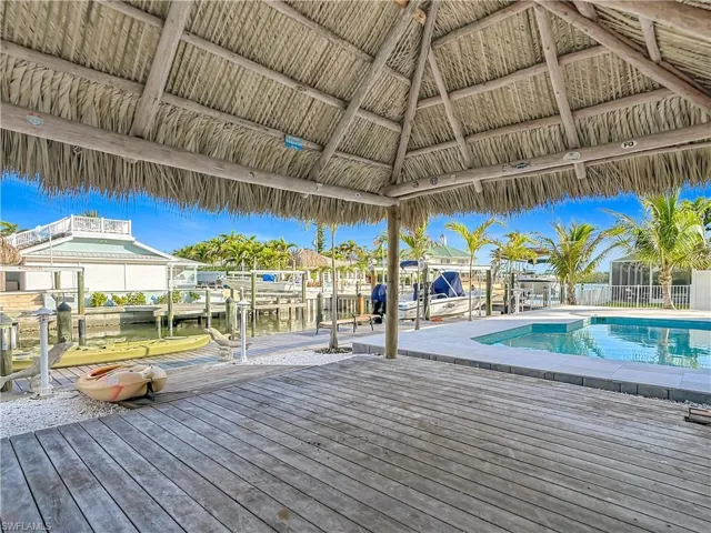 445  Madison  CT, Fort Myers Beach, FL 33931