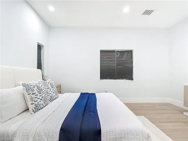 445  Madison  CT, Fort Myers Beach, FL 33931