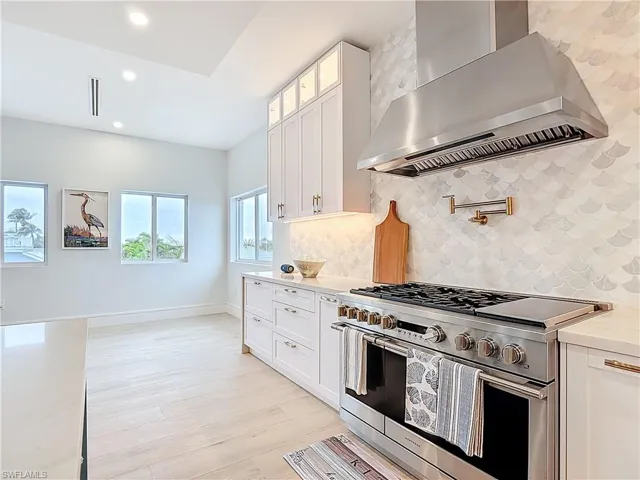 445  Madison  CT, Fort Myers Beach, FL 33931
