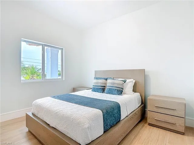 445  Madison  CT, Fort Myers Beach, FL 33931