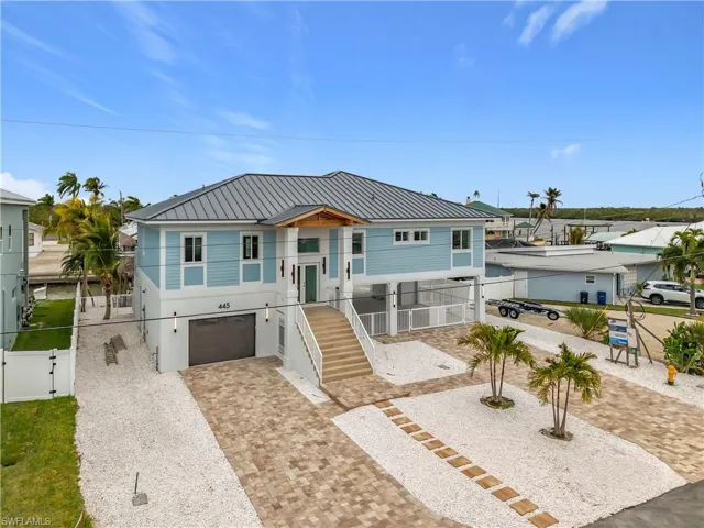 445  Madison  CT, Fort Myers Beach, FL 33931