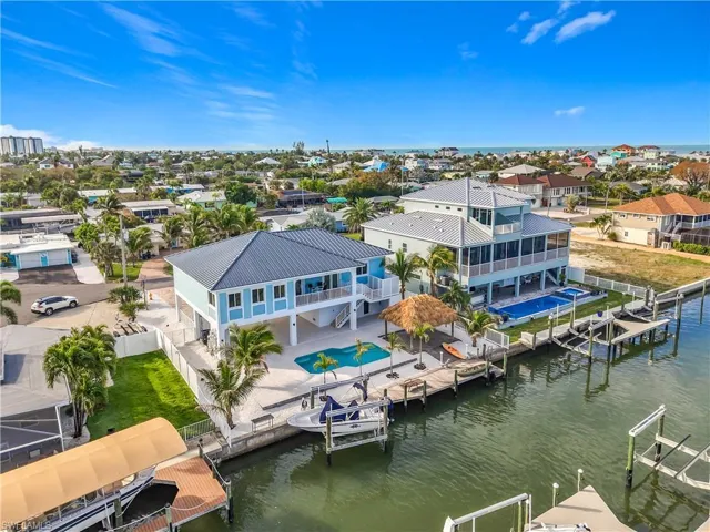 445  Madison  CT, Fort Myers Beach, FL 33931
