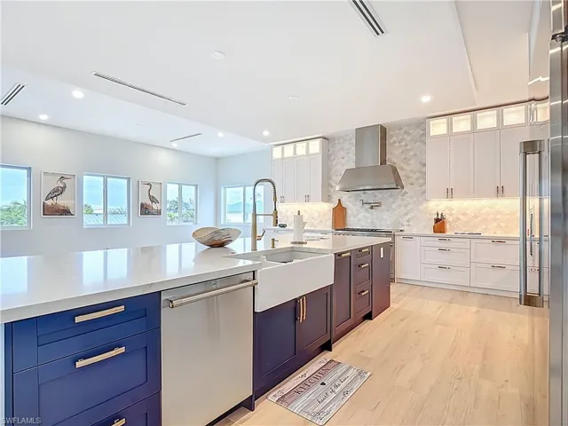 445  Madison  CT, Fort Myers Beach, FL 33931