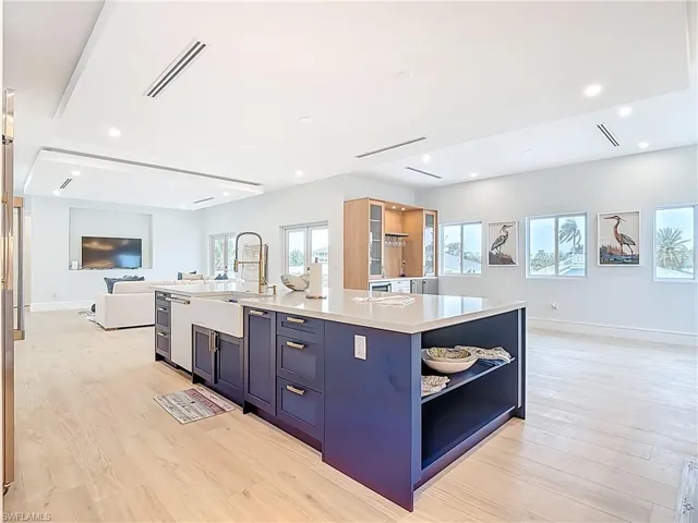 445  Madison  CT, Fort Myers Beach, FL 33931