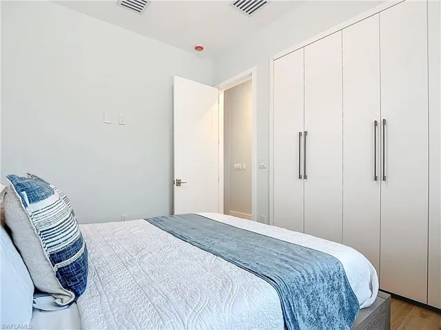 445  Madison  CT, Fort Myers Beach, FL 33931