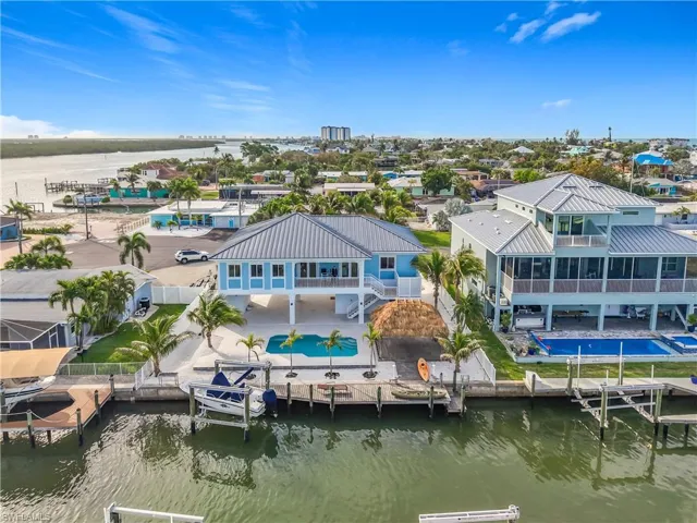 445  Madison  CT, Fort Myers Beach, FL 33931