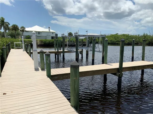 Docks  2  come with home