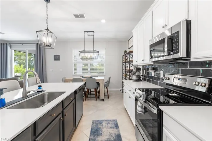 2639 Scarlet Way, Naples, Florida 34120