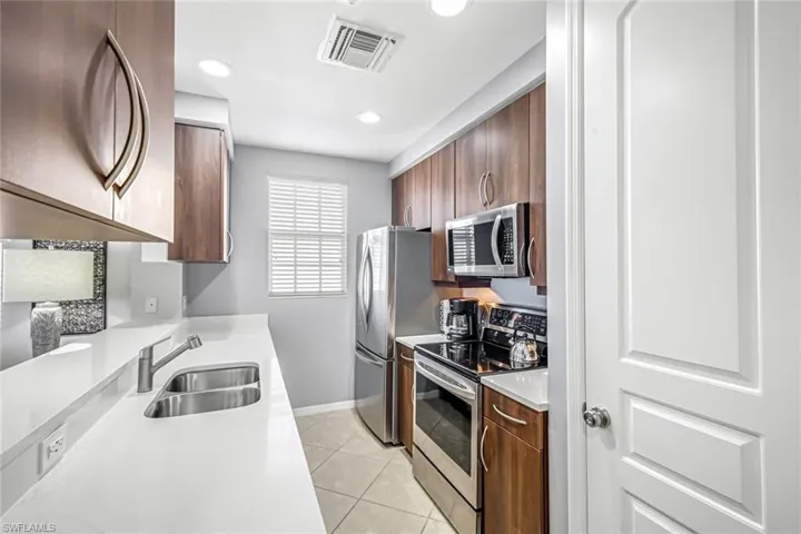 4633 Estero Blvd 201, Fort Myers Beach, Florida 33931