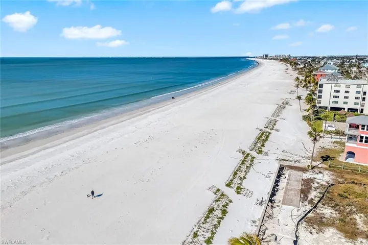 4633 Estero Blvd 201, Fort Myers Beach, Florida 33931