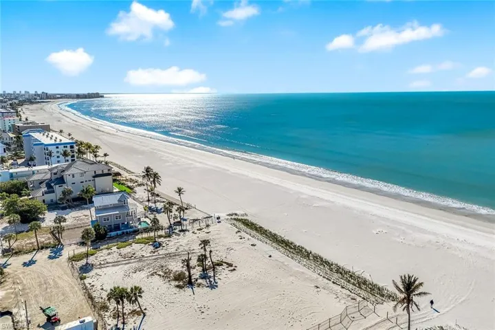 4633 Estero Blvd 201, Fort Myers Beach, Florida 33931