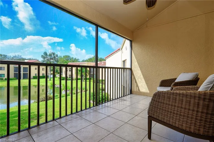 559 Beachwalk Cir U-203, Naples, Florida 34108