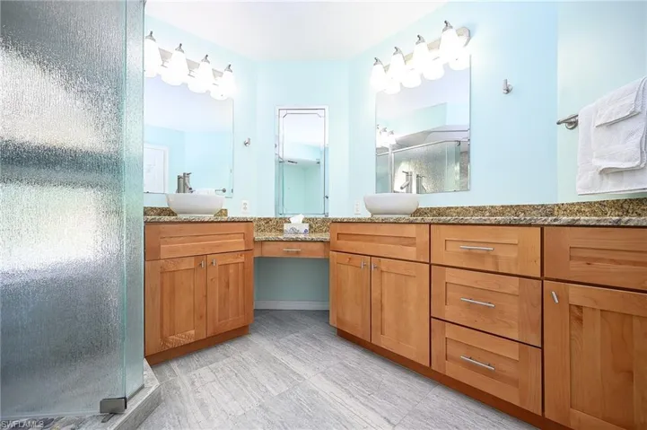 559 Beachwalk Cir U-203, Naples, Florida 34108