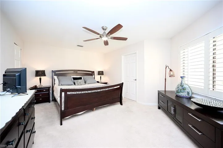 559 Beachwalk Cir U-203, Naples, Florida 34108