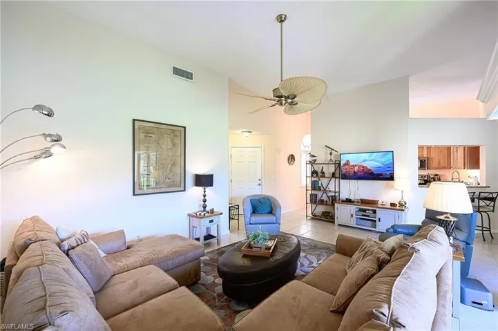 559 Beachwalk Cir U-203, Naples, Florida 34108