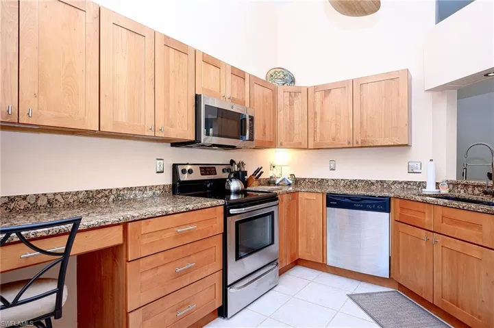 559 Beachwalk Cir U-203, Naples, Florida 34108
