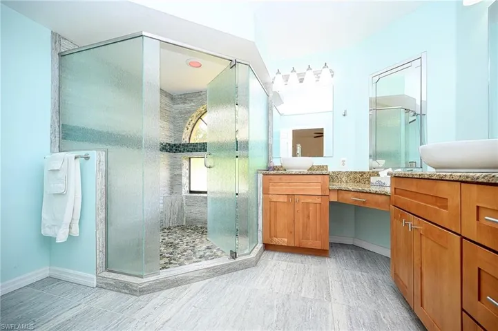 559 Beachwalk Cir U-203, Naples, Florida 34108