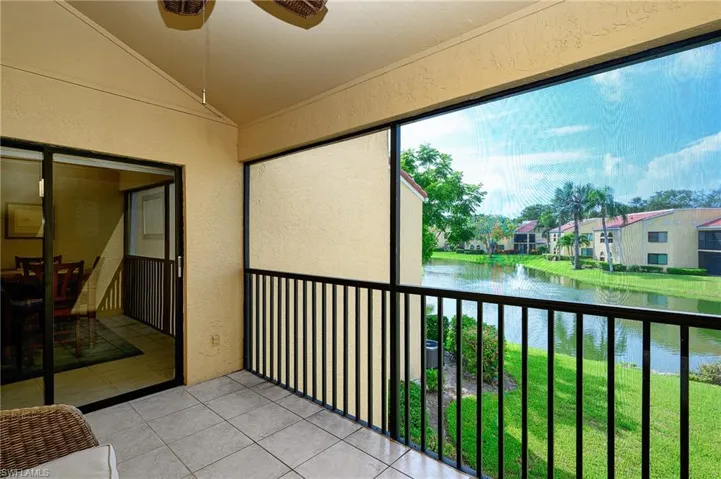559 Beachwalk Cir U-203, Naples, Florida 34108