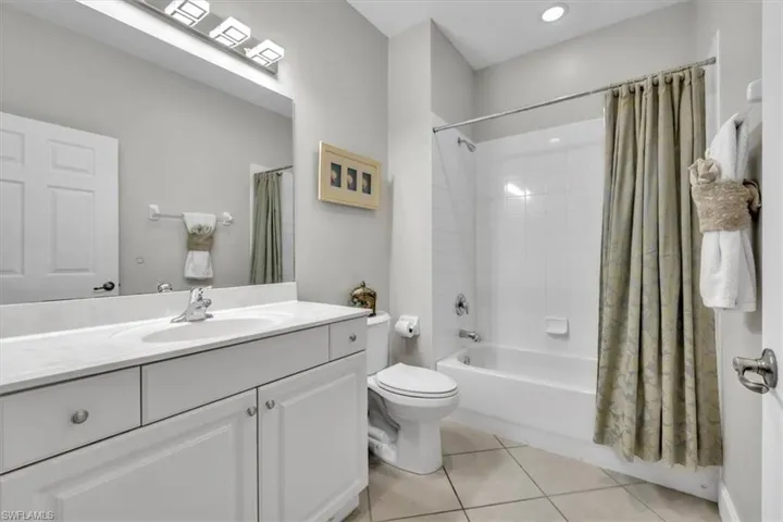 9276 Aviano Dr 202, Fort Myers, Florida 33913