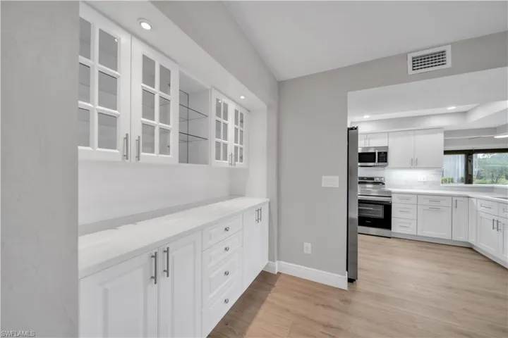 5790 Trailwinds Dr 111, Fort Myers, Florida 33907