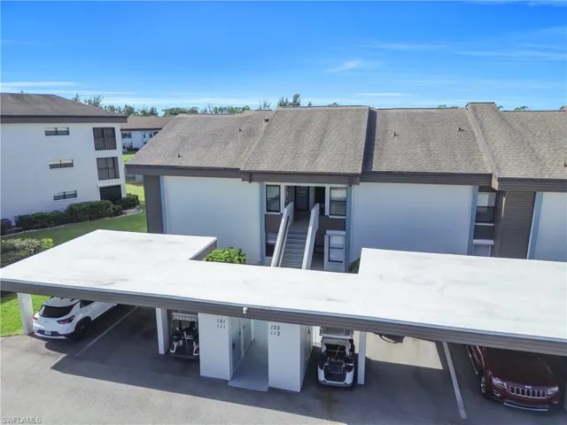 5790 Trailwinds Dr 111, Fort Myers, Florida 33907