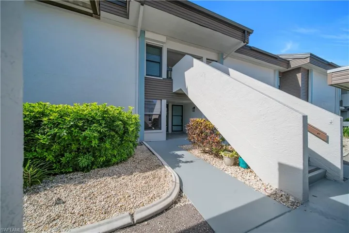 5790 Trailwinds Dr 111, Fort Myers, Florida 33907