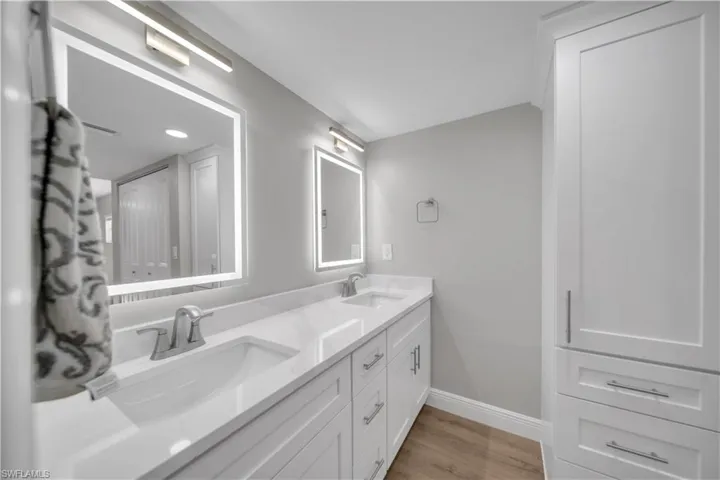 5790 Trailwinds Dr 111, Fort Myers, Florida 33907