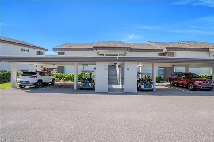5790 Trailwinds Dr 111, Fort Myers, Florida 33907