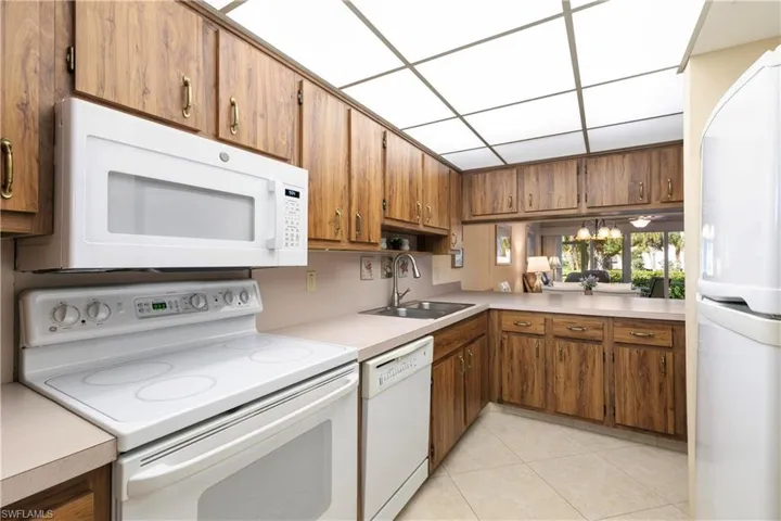 Pass through counter for easy access to dining area