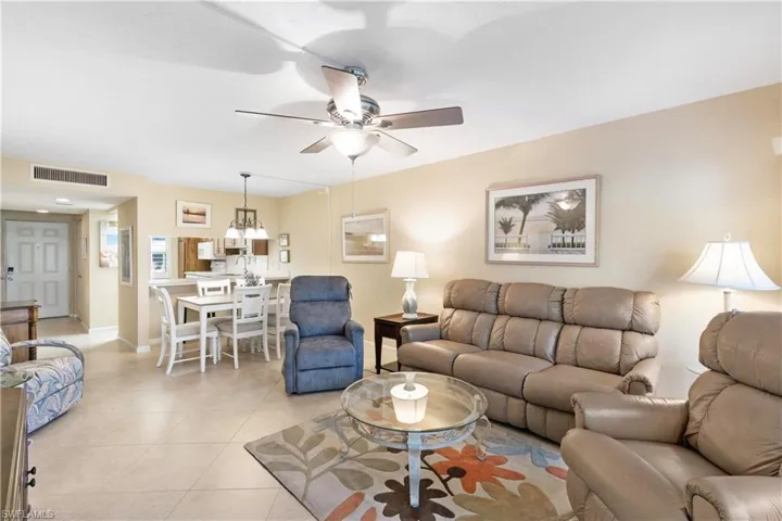 Large space, being sold furnished