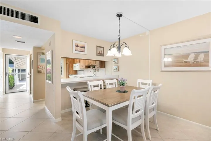 Plenty of options for dining, table or counter