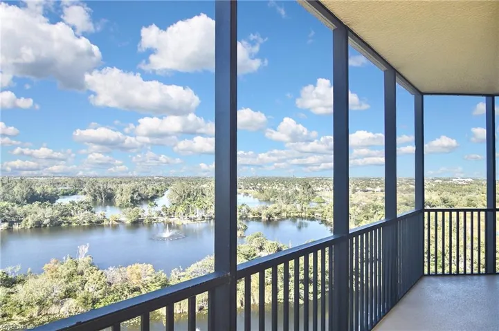 14380  Riva Del Lago  DR, Fort Myers, FL 33907
