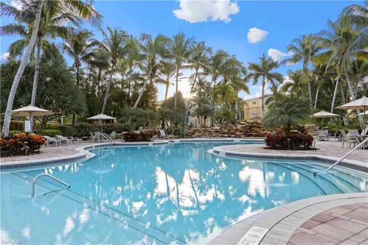 2621  ESTRELLA  CT, Naples, FL 34109